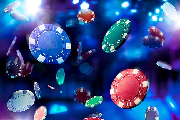 Live Super Sic Bo dealer and dice cage on ratutogel link